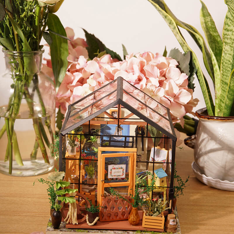 Canada Robotime Rolife Cathy's Flower House Miniature Dollhouse
