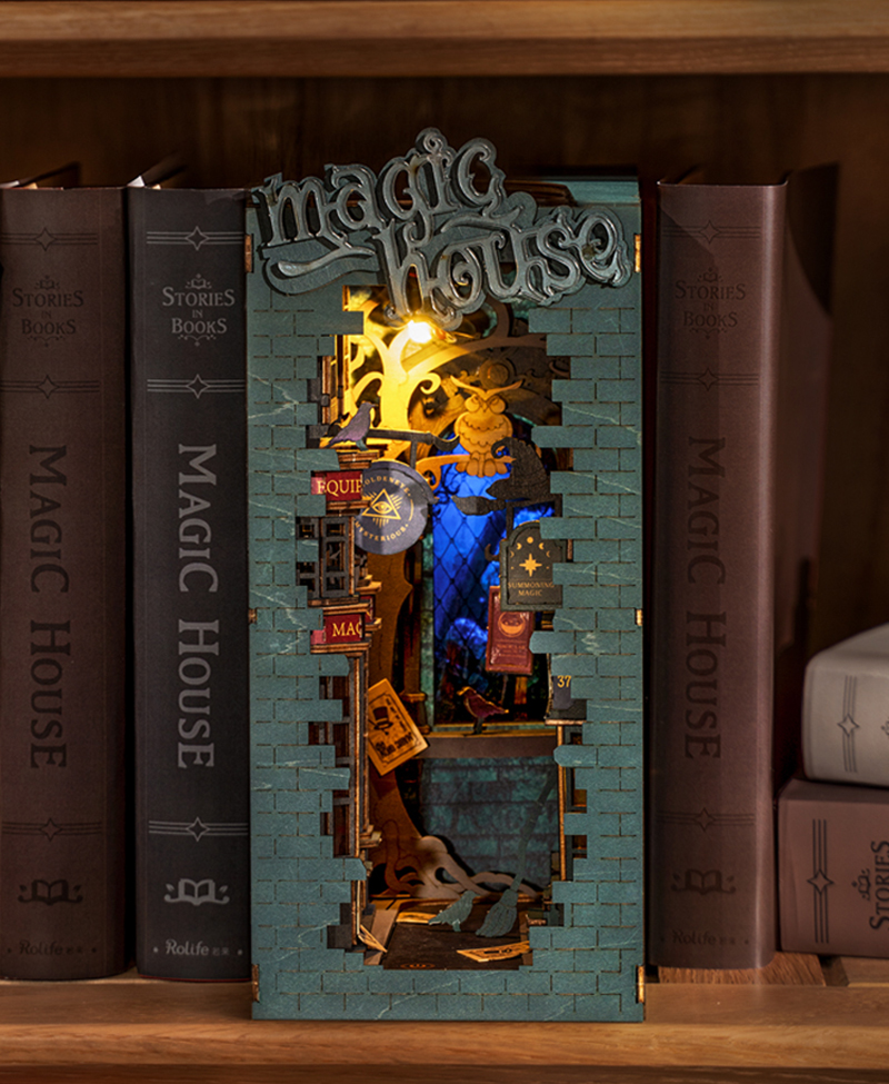 Magic House Book Nook TGB03 - Rolife