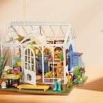 Dreamy Garden House: Create Your Own Flower World